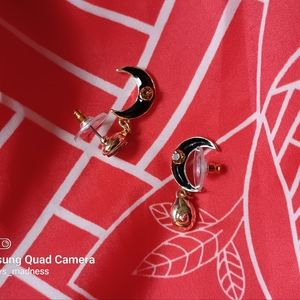 Imqgine midnight black 🌙 , drop earrings able to take any outfit to new level